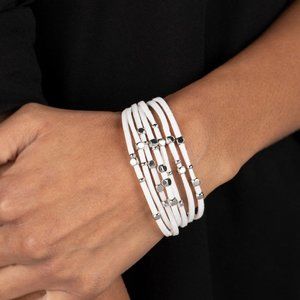 CLUSTERED Constellations - White